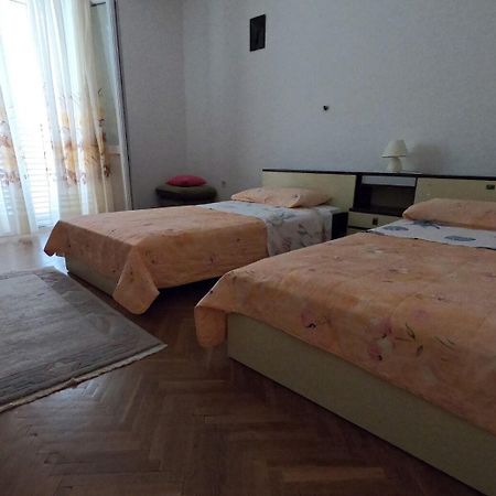 Apartment Mili Sutomiscica Екстериор снимка